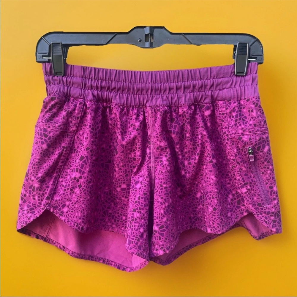 Lululemon Tracker Shorts III Paradise Geo Regal Plum Hotty Speed Size 6